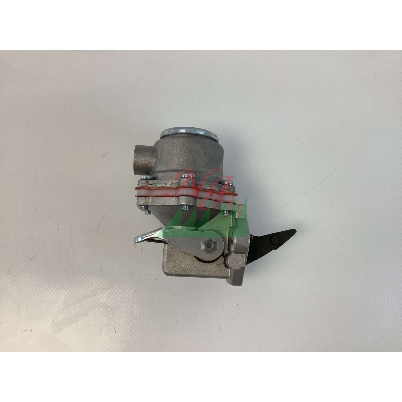 Pompe d'alimentation à membrane type BCD 1947/6 pour tracteur agricole FIAT TR 350 Pompe d'alimentation à membrane type BCD 1947/6 pour tracteur agricole FIAT TR 350